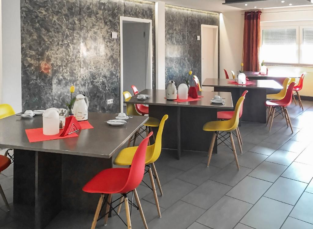 Inwest Hotel Garni كْرايلتْسهايم المظهر الخارجي الصورة